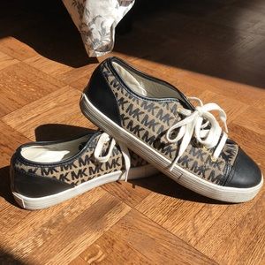 MICHEAL KORS SNEAKERS